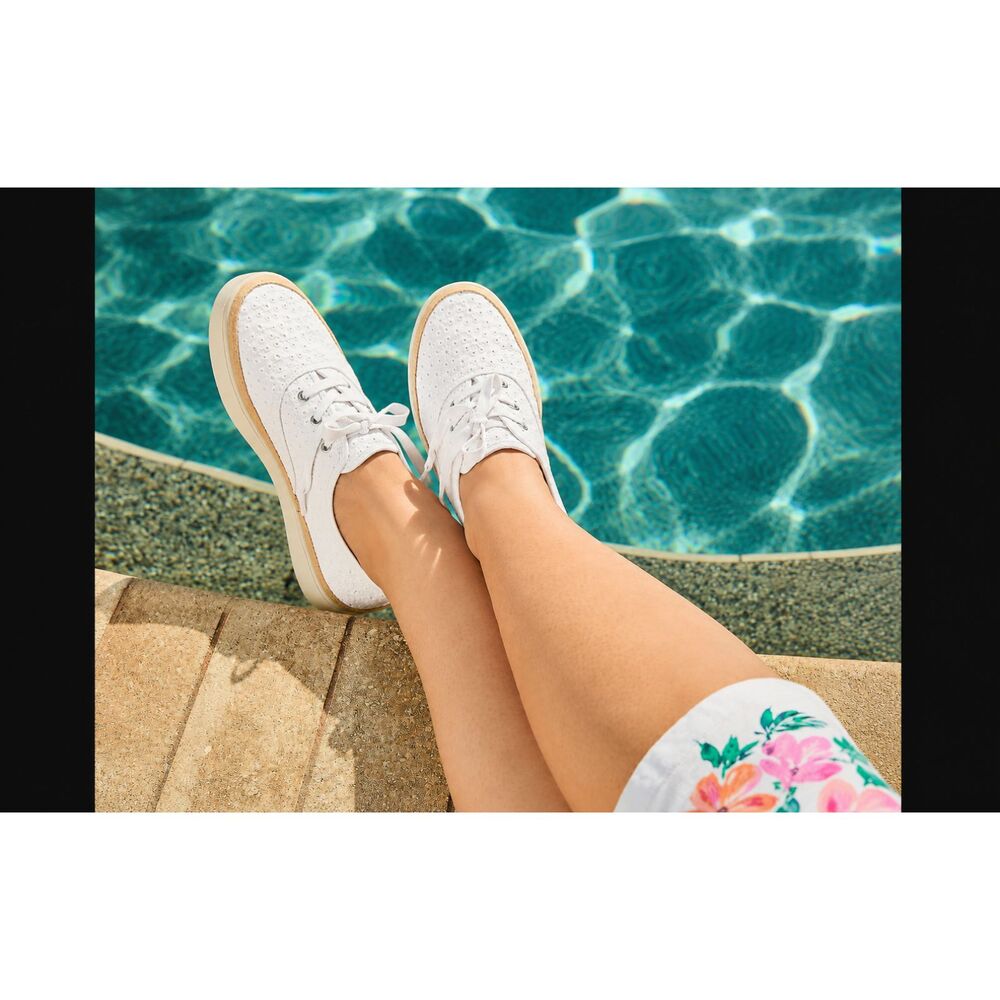 NWT Revitalign Aster White Eyelet Canvas Orthotic Sneakers Women's Size 11B
